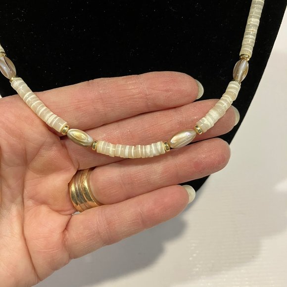 Gorgeous Genuine Heishi Shell Choker gold accents Unisex 18.5 ins Magnetic Clasp - Picture 5 of 9